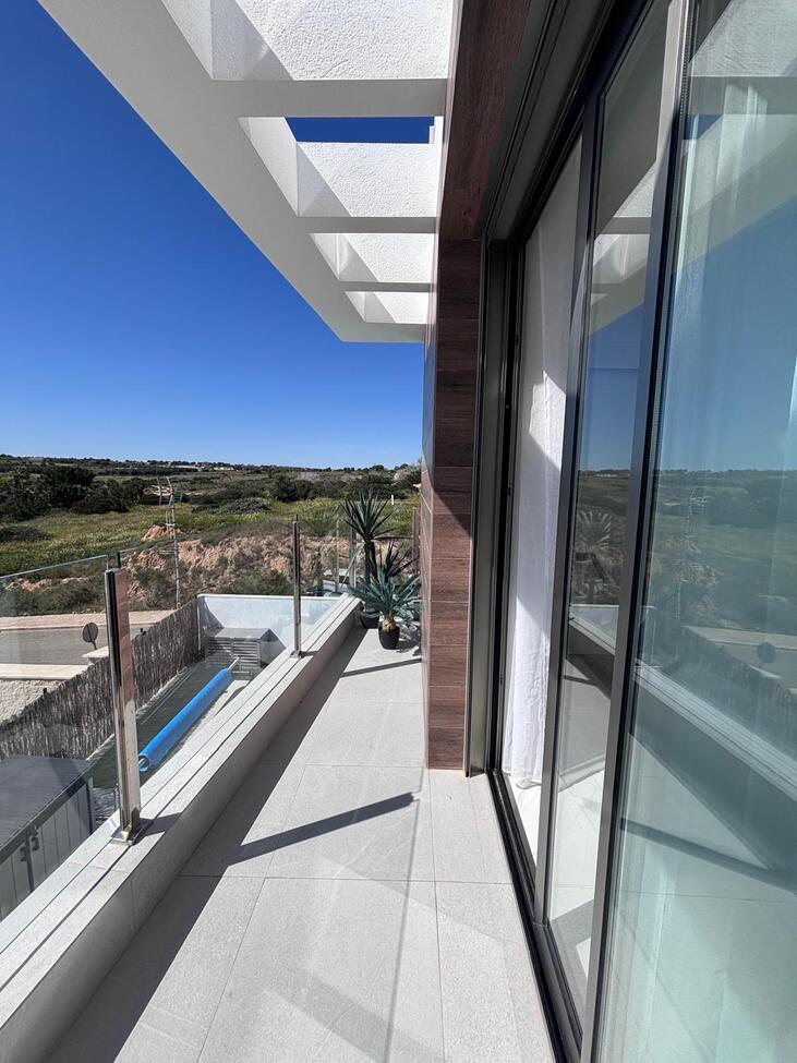 Villa for sale in Villamartin, Alicante, Spain