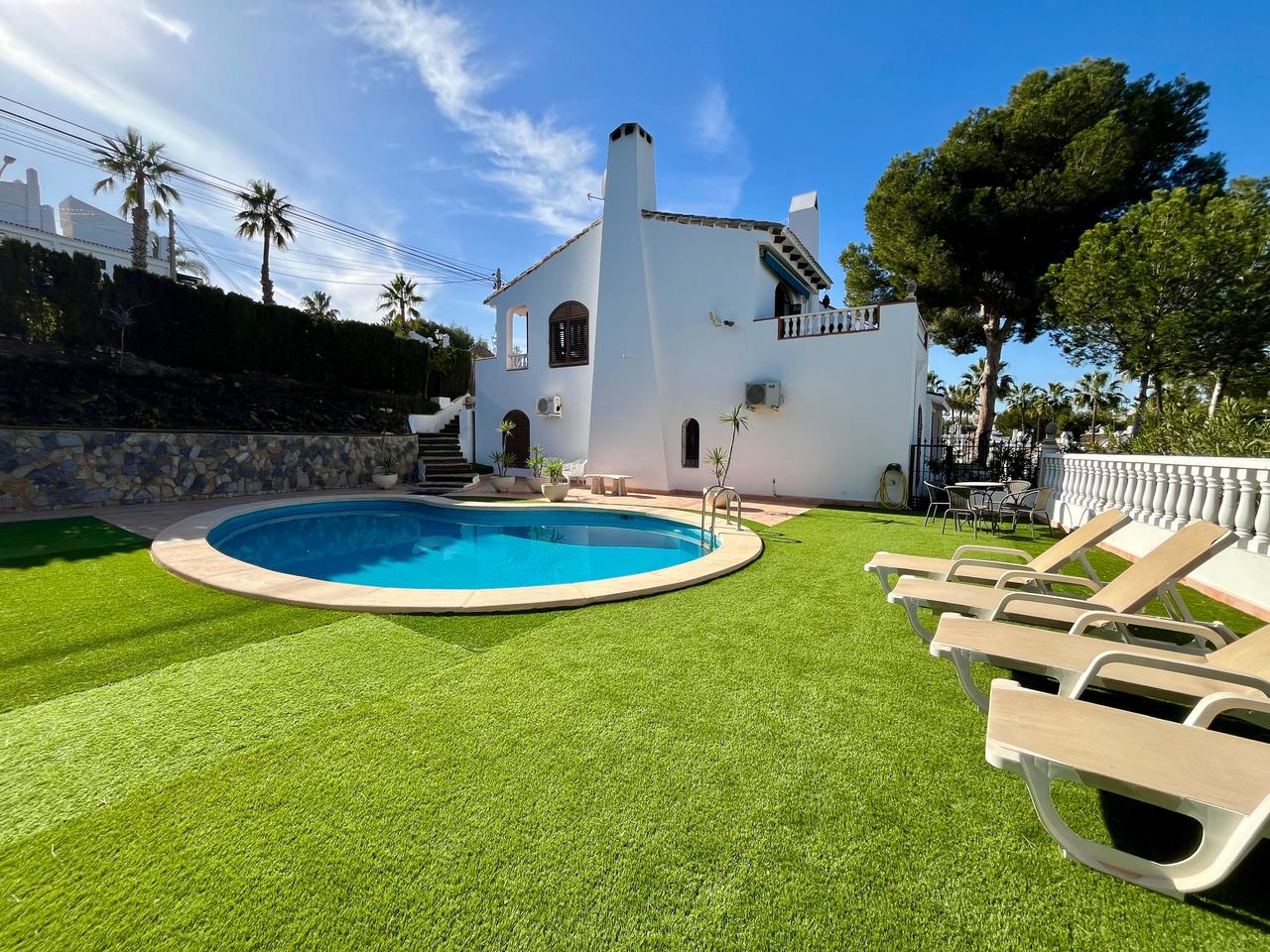 Villa en venta en Villamartin