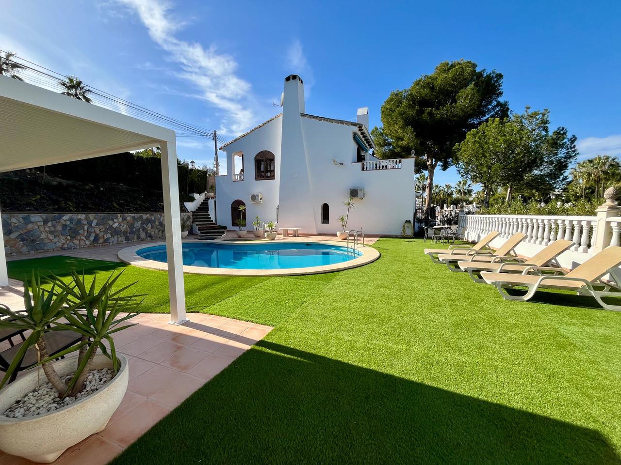 Villa en venta en Villamartin