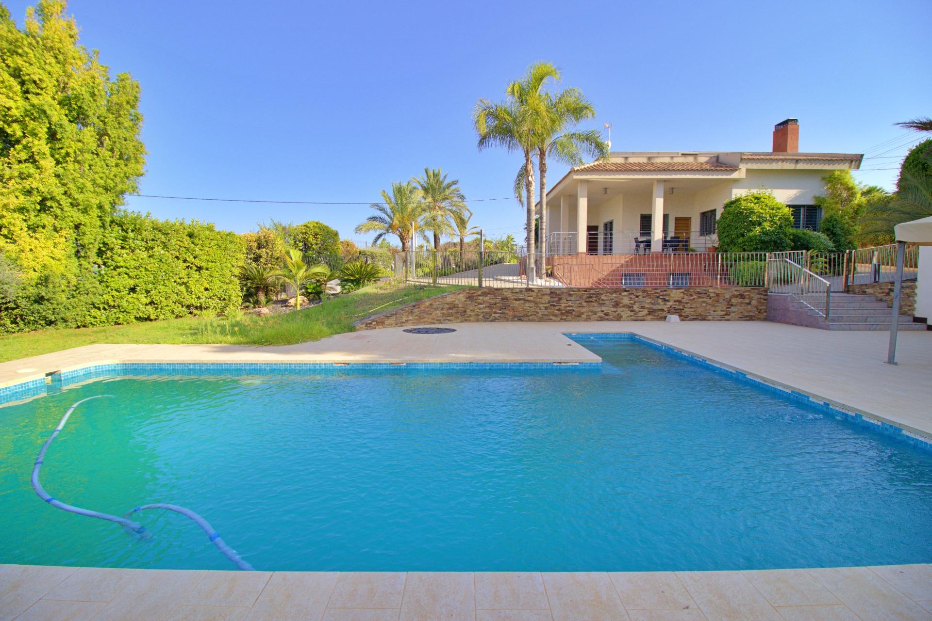 Villa for sale in Elche Pedanías, Alicante, Spain