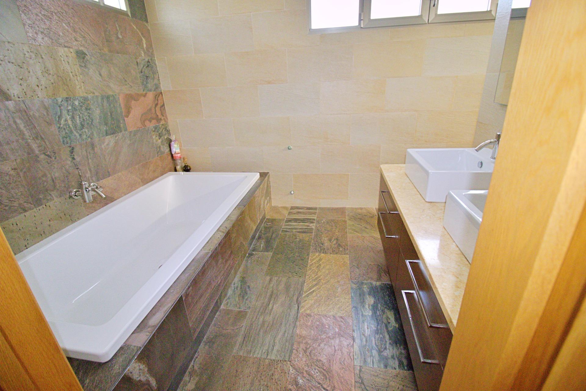 Villa for sale in Elche Pedanías, Alicante, Spain