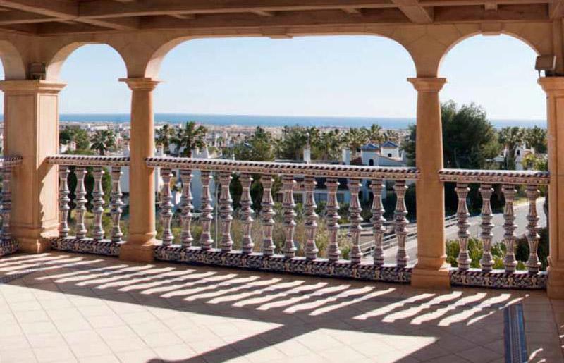 Villa for sale in Villamartin, Alicante, Spain