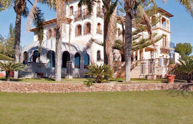 Villa for sale in Villamartin, Alicante, Spain