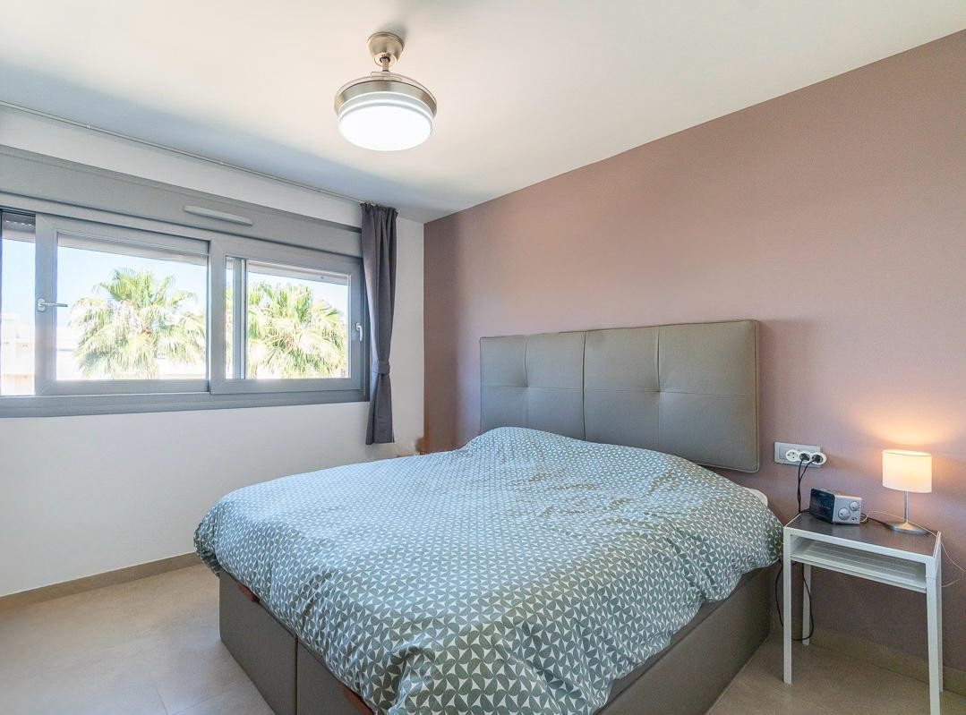 Bungalow for sale in Vistabella Golf Entre Naranjos, Alicante, Spain