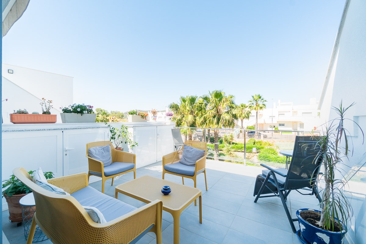 Bungalow for sale in Vistabella Golf Entre Naranjos, Alicante, Spain