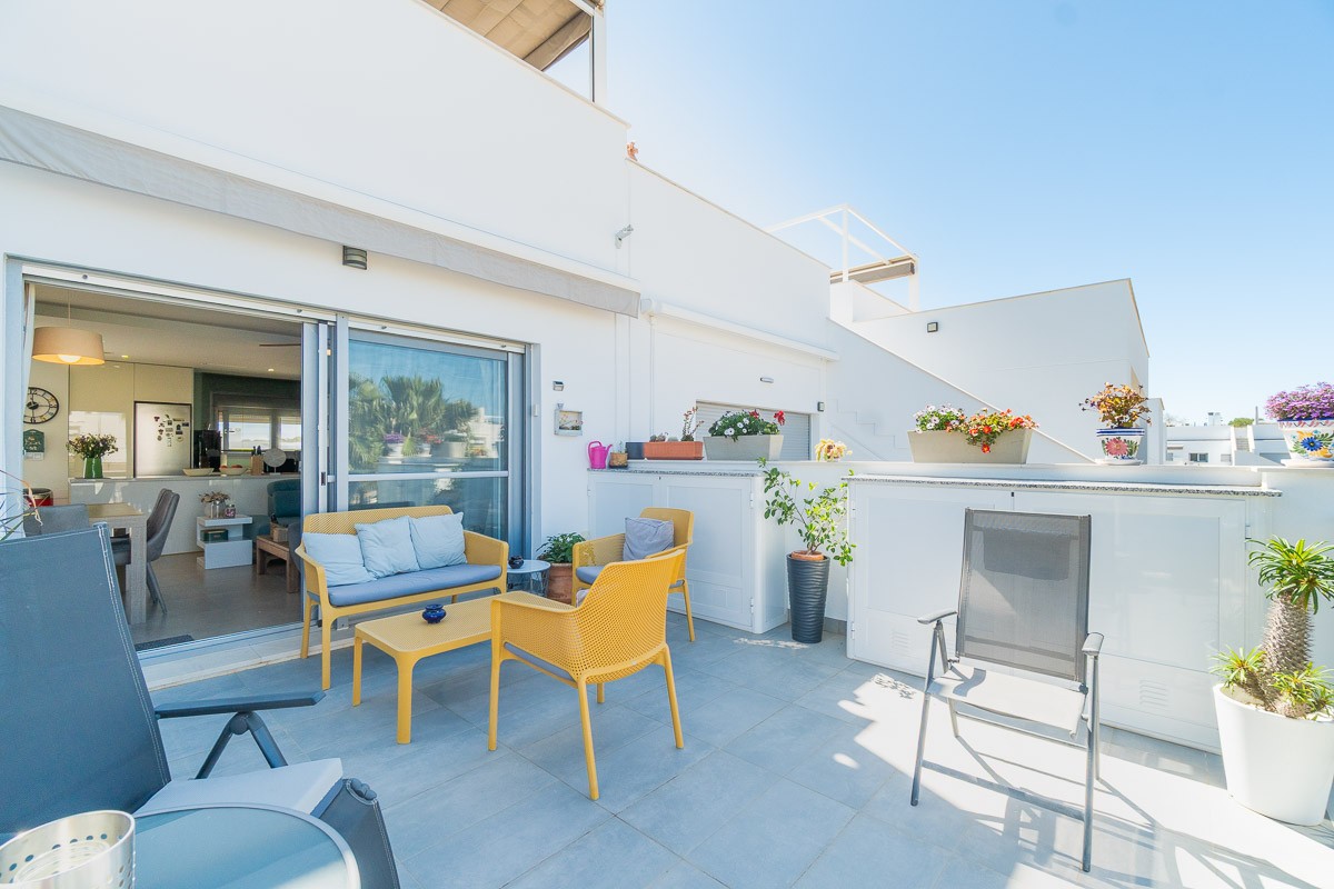 Bungalow for sale in Vistabella Golf Entre Naranjos, Alicante, Spain