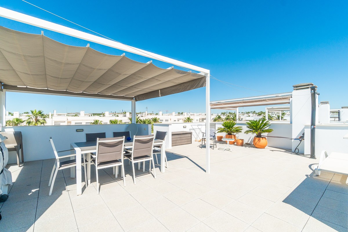 Bungalow for sale in Vistabella Golf Entre Naranjos, Alicante, Spain