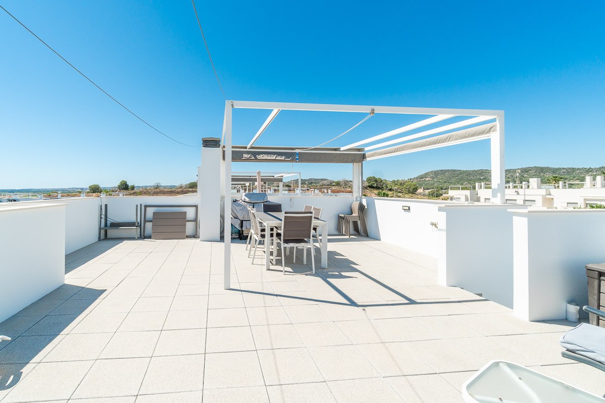 Bungalow for sale in Vistabella Golf Entre Naranjos, Alicante, Spain
