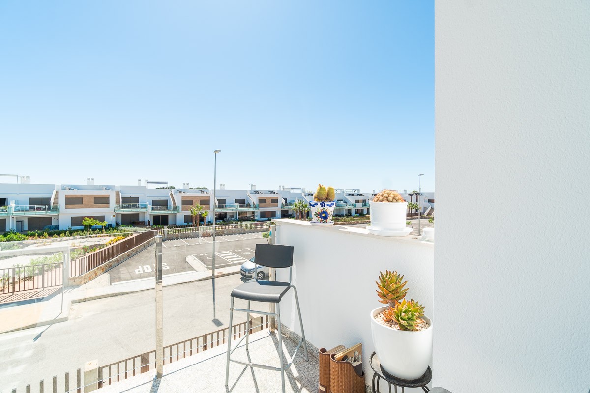 Bungalow for sale in Vistabella Golf Entre Naranjos, Alicante, Spain