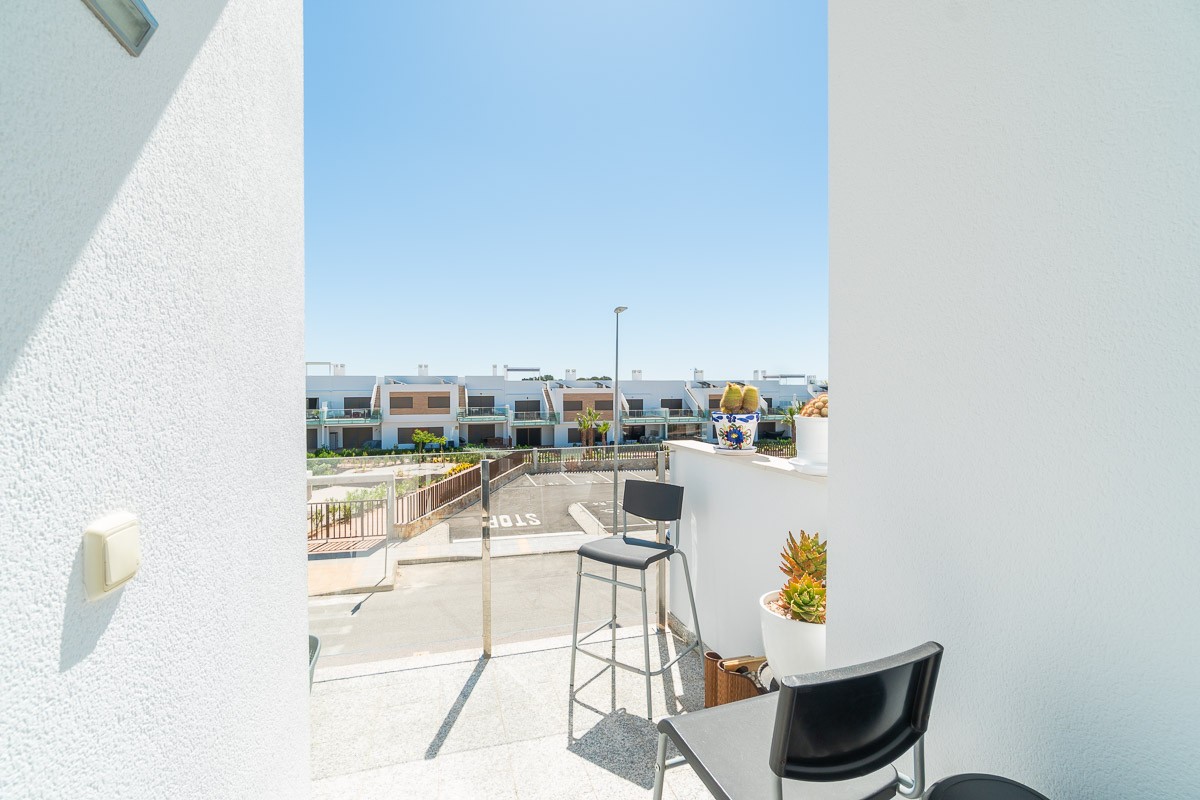 Bungalow for sale in Vistabella Golf Entre Naranjos, Alicante, Spain