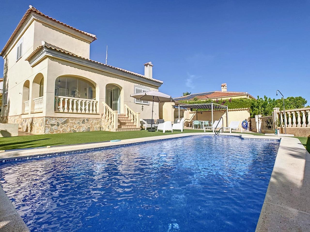 Villa for sale in Pinar De Campoverde, Alicante, Spain
