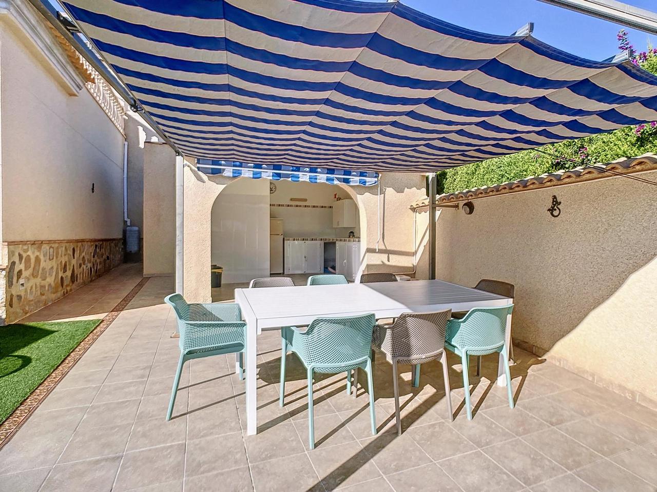 Villa for sale in Pinar De Campoverde, Alicante, Spain