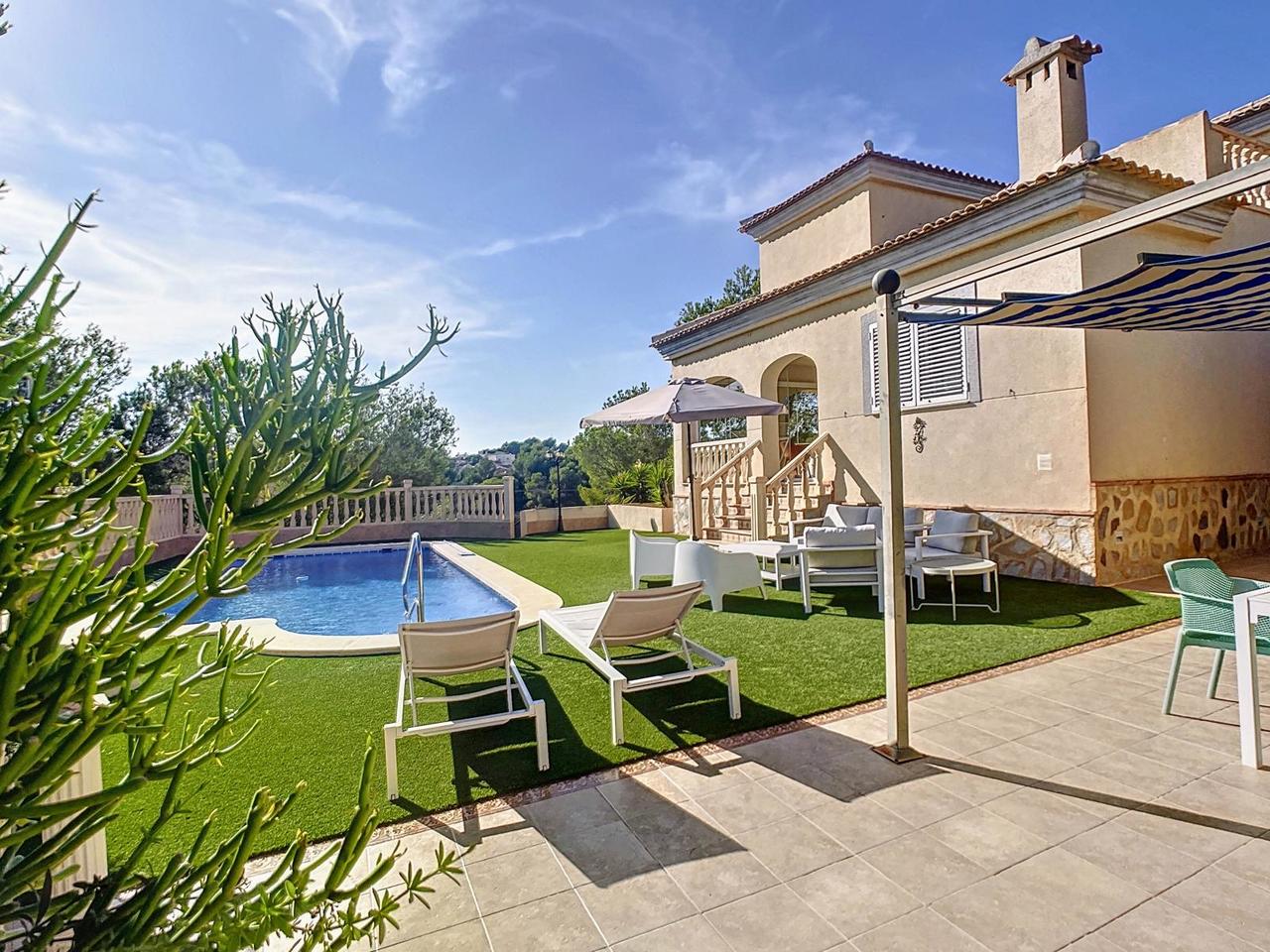Villa for sale in Pinar De Campoverde, Alicante, Spain