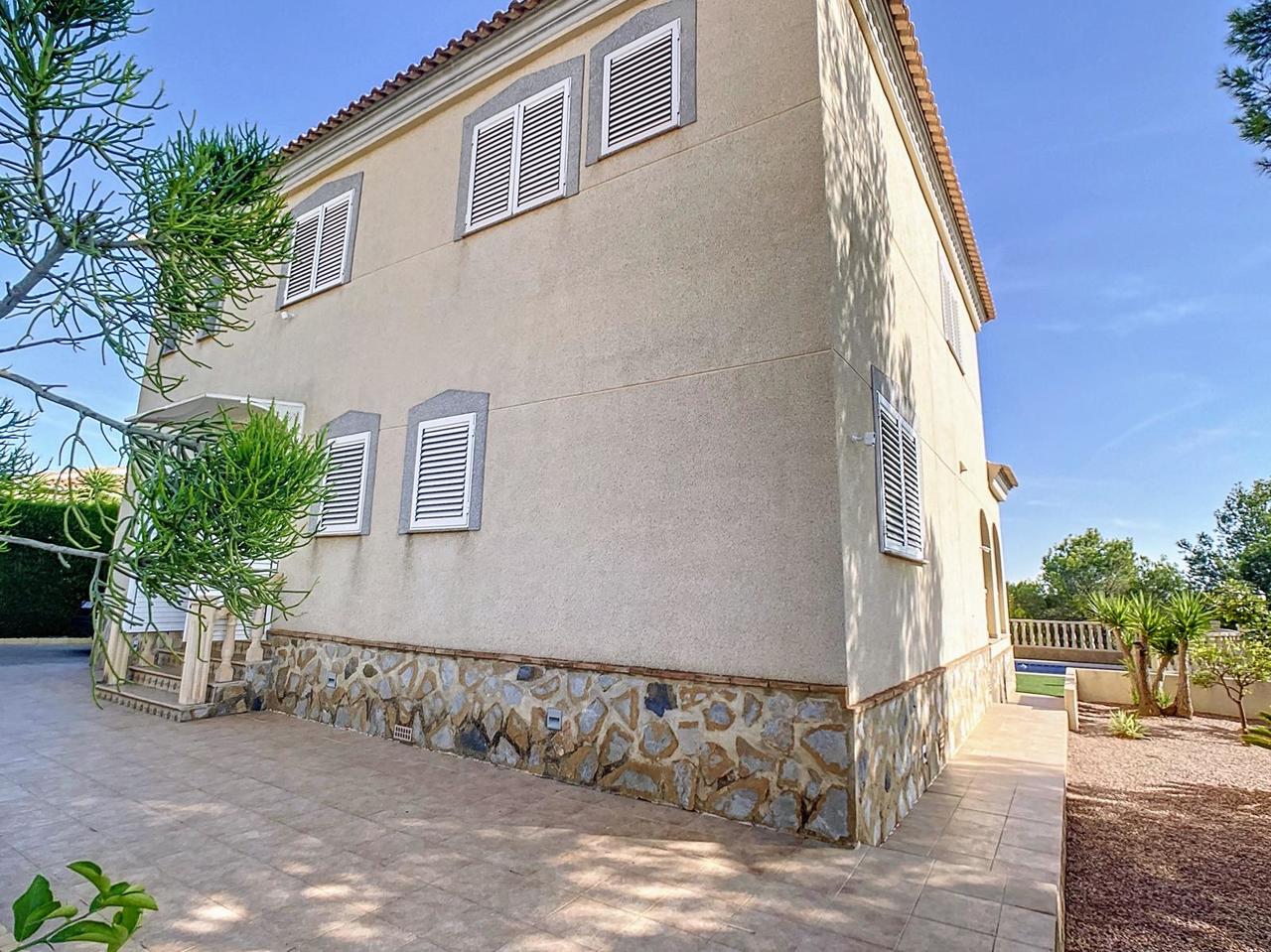 Villa for sale in Pinar De Campoverde, Alicante, Spain