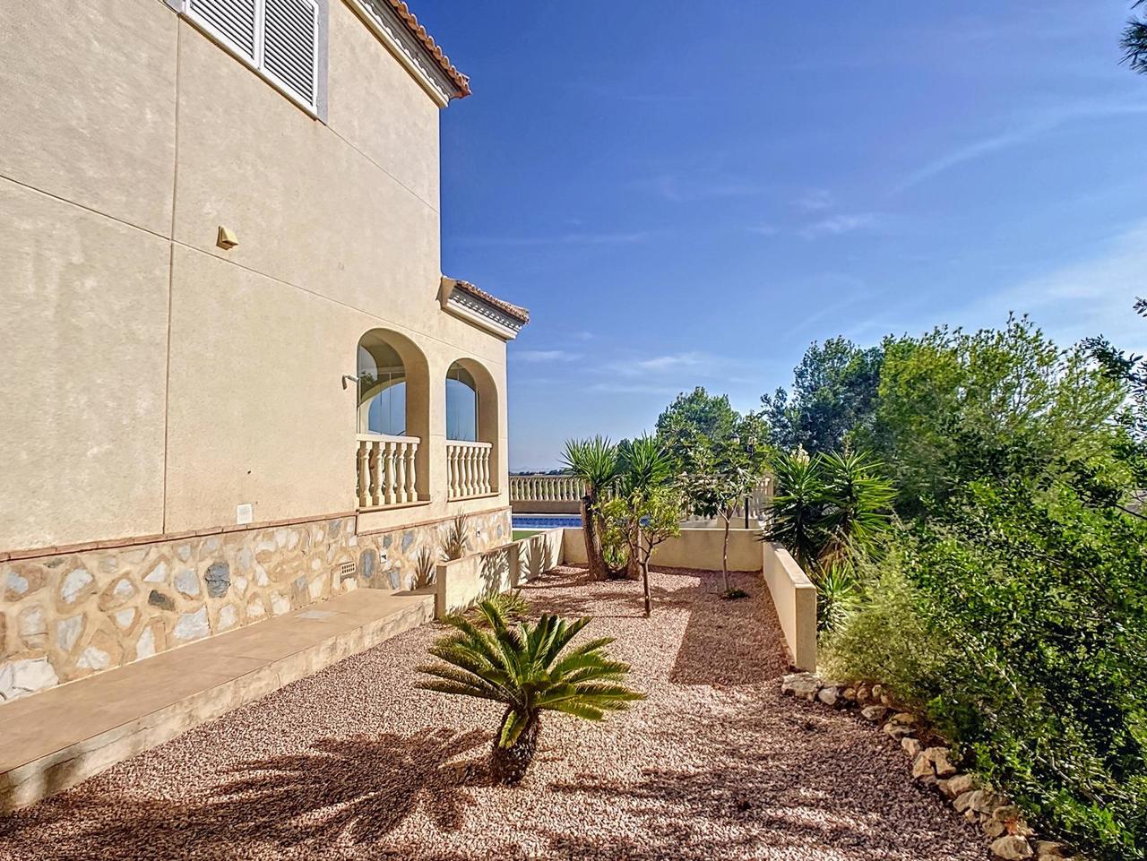 Villa for sale in Pinar De Campoverde, Alicante, Spain