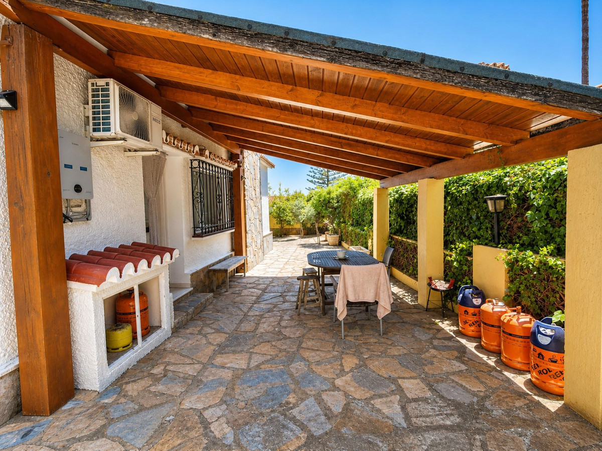 Villa en venta en La Duquesa