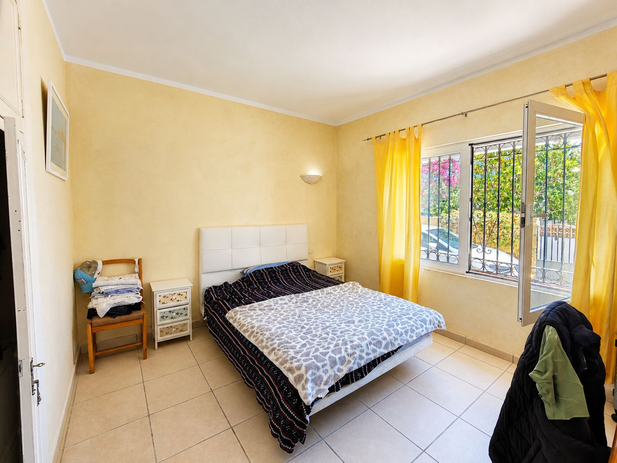 Villa en venta en La Duquesa