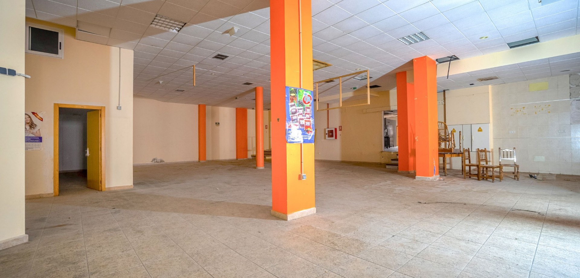 Commercial unit for sale in Torrevieja, Alicante, Spain