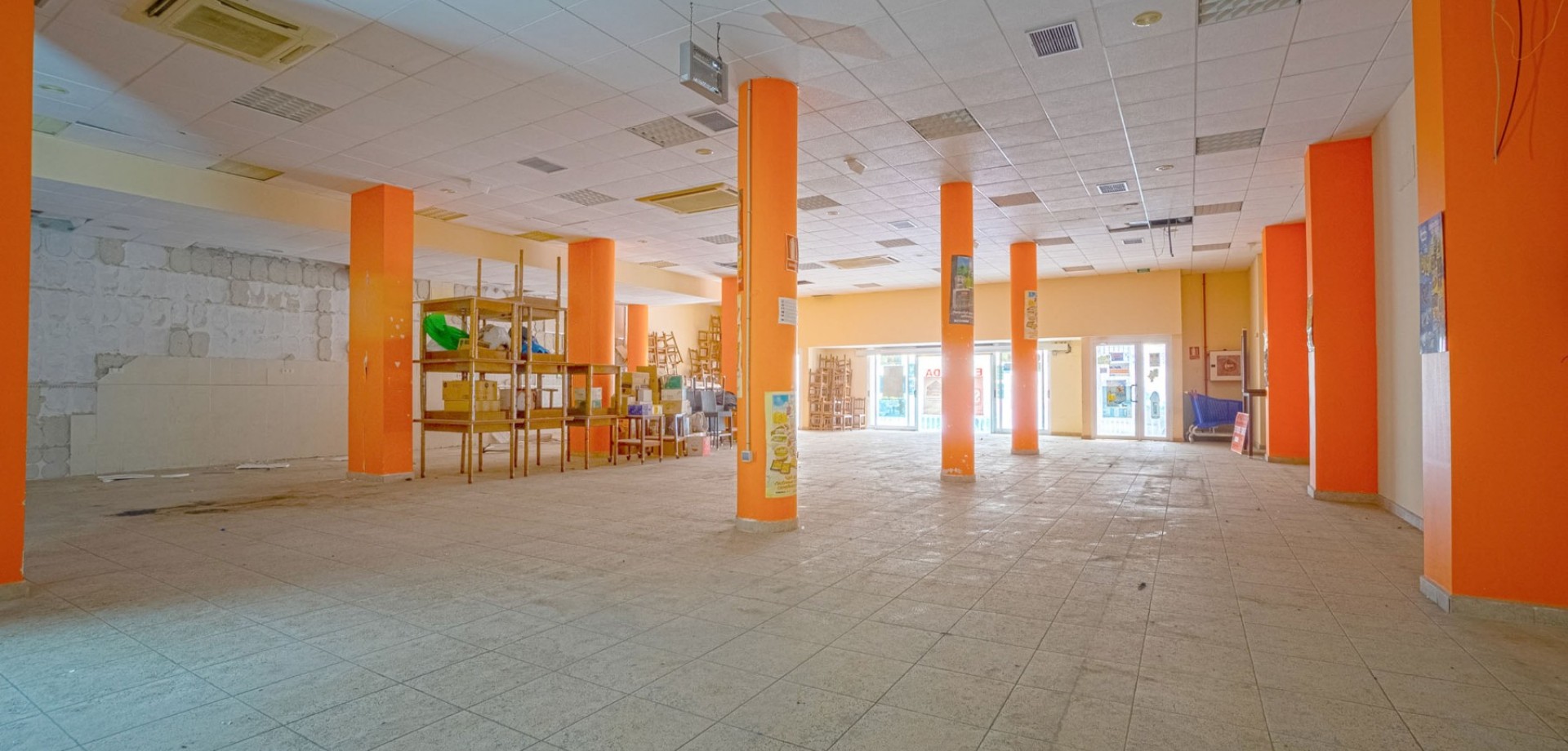 Commercial unit for sale in Torrevieja, Alicante, Spain