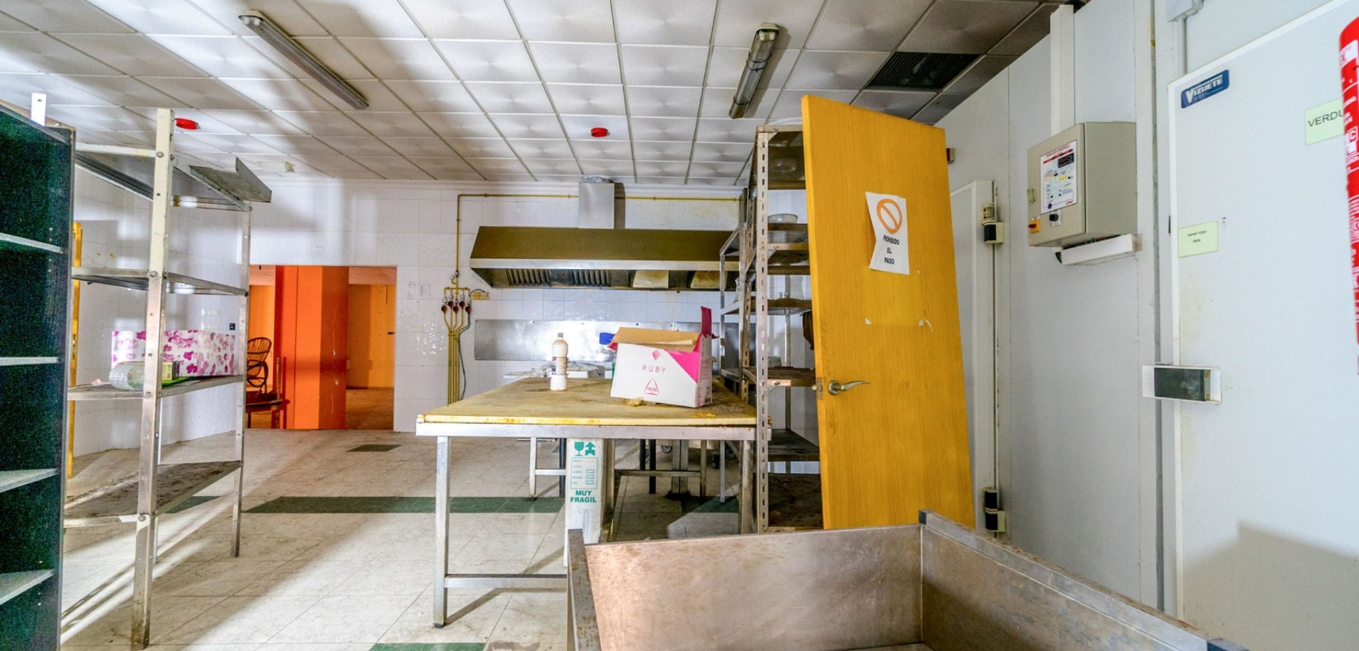 Commercial unit for sale in Torrevieja, Alicante, Spain