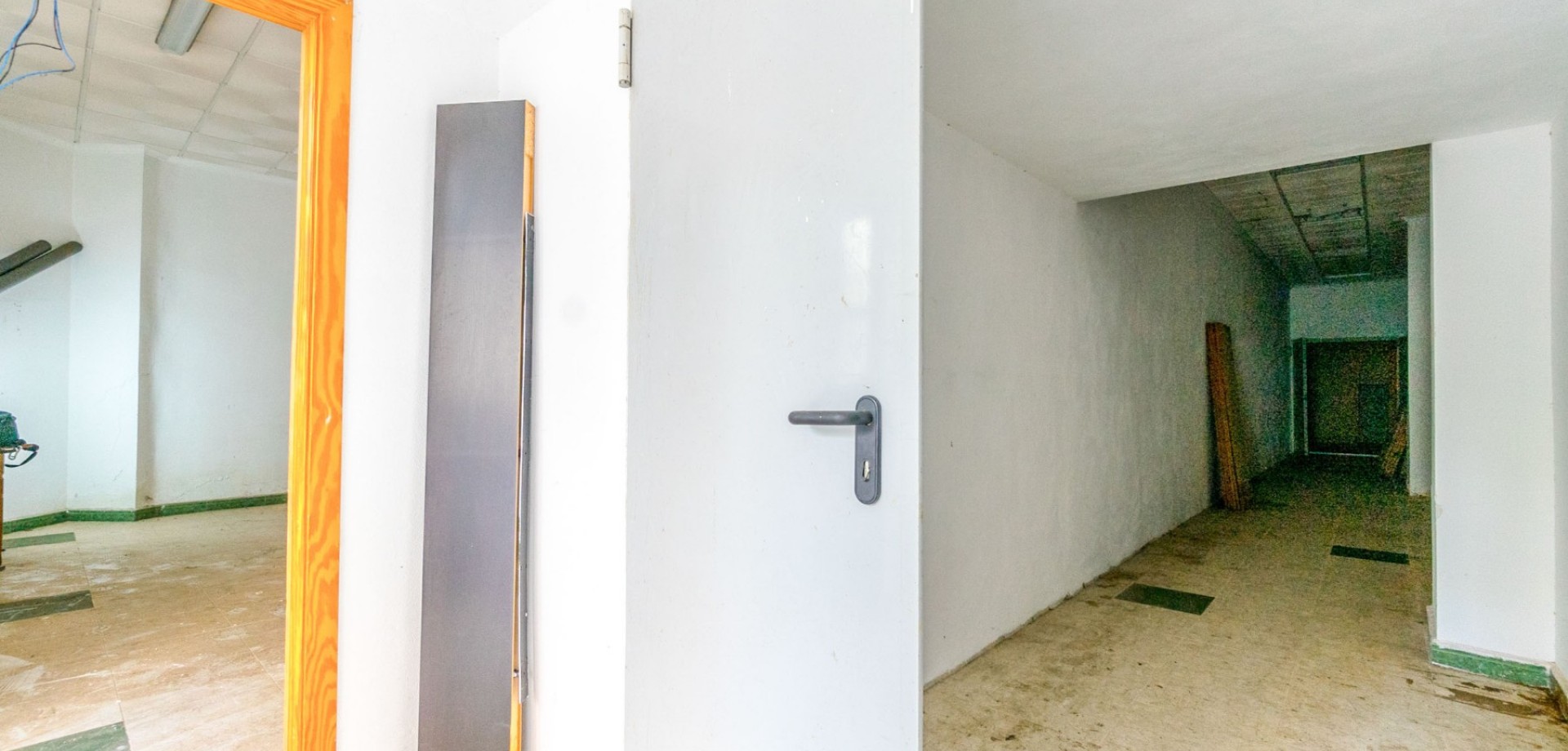 Commercial unit for sale in Torrevieja, Alicante, Spain