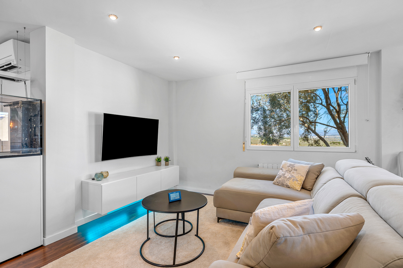 Villa for sale in Ciudad De Las Comunicaciones, Alicante, Spain