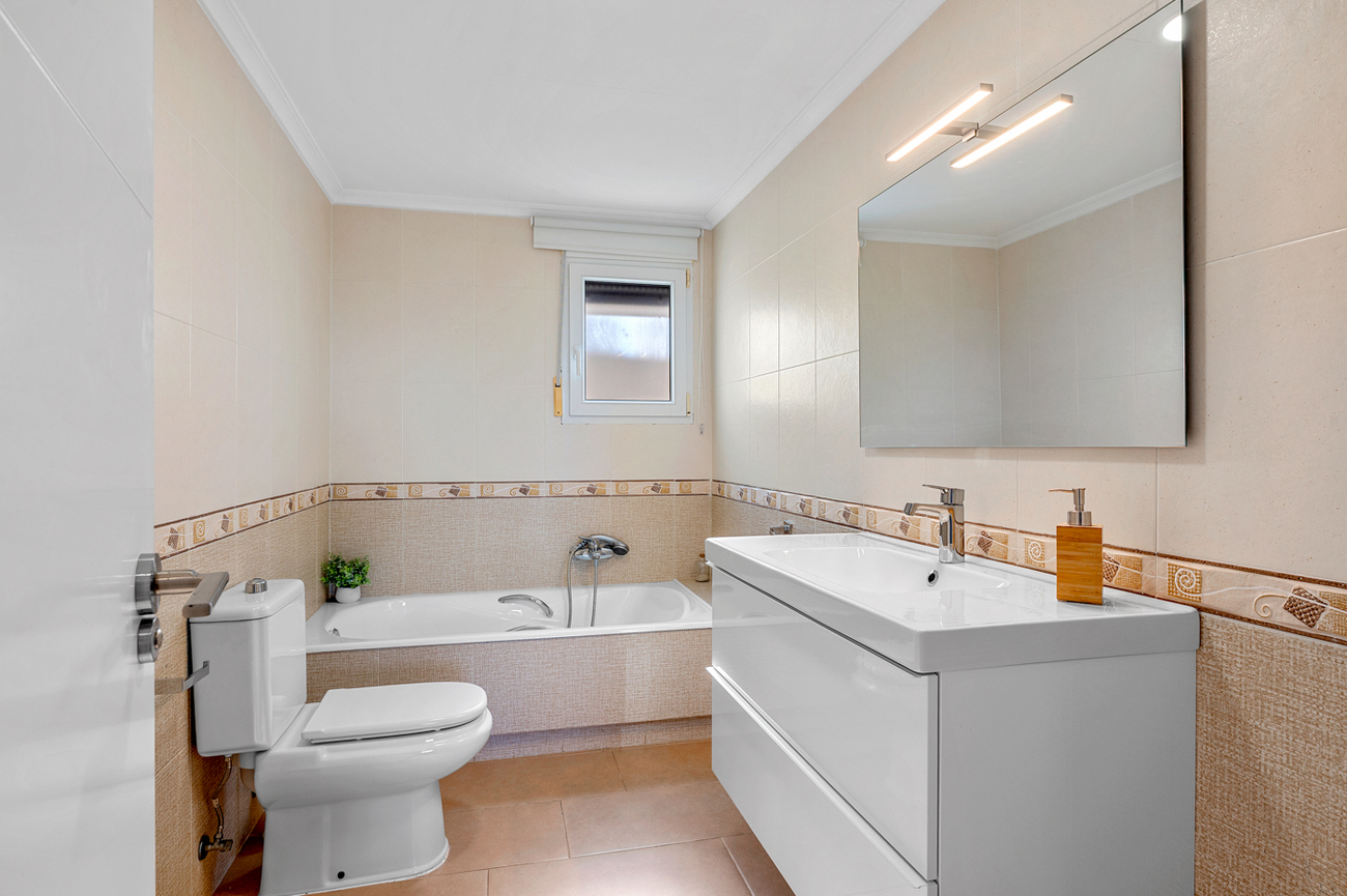 Villa for sale in Ciudad De Las Comunicaciones, Alicante, Spain