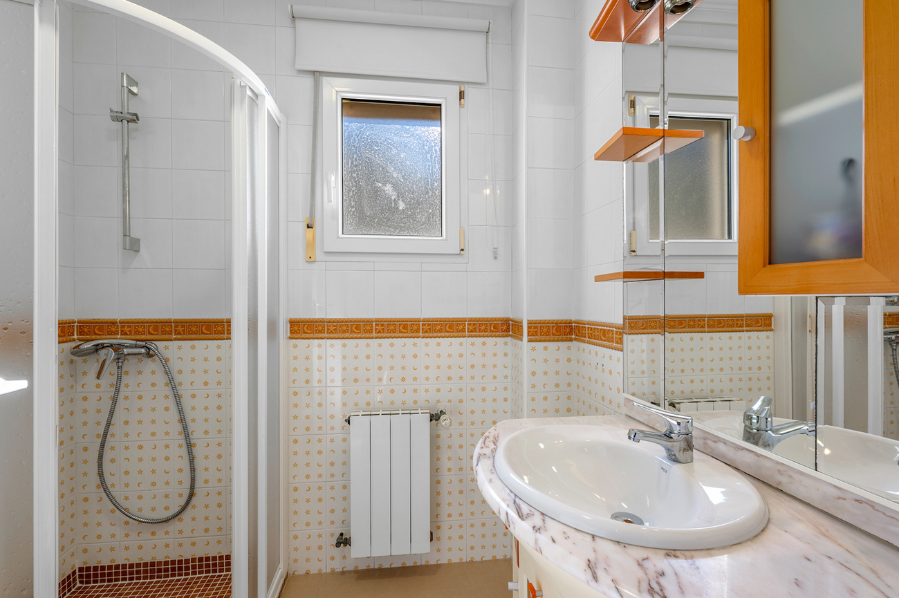 Villa for sale in Ciudad De Las Comunicaciones, Alicante, Spain