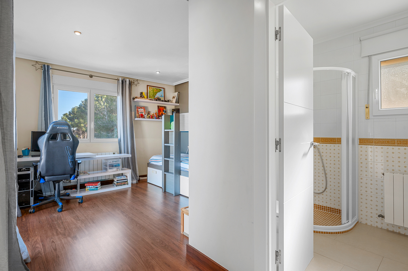 Villa for sale in Ciudad De Las Comunicaciones, Alicante, Spain