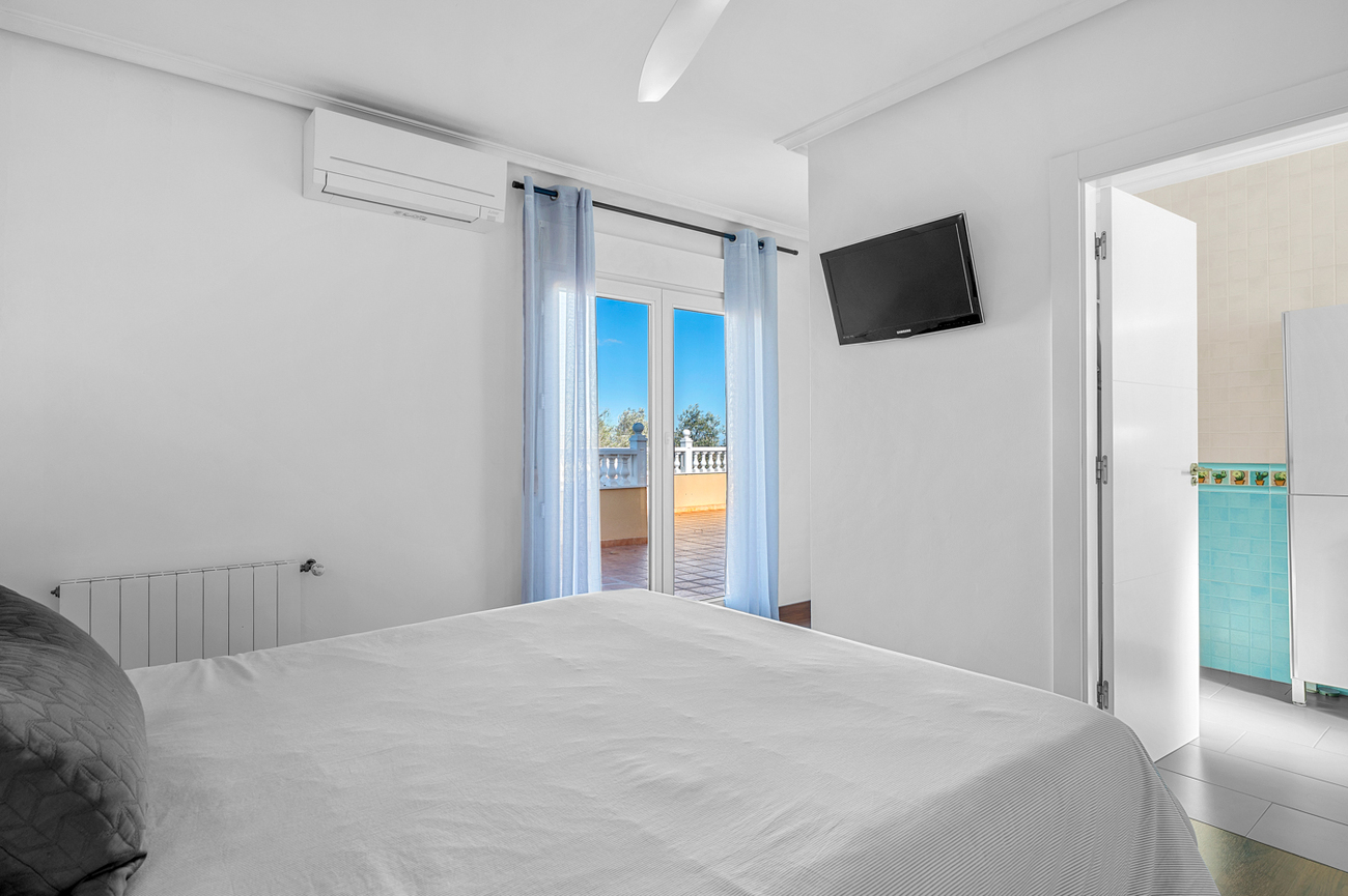 Villa for sale in Ciudad De Las Comunicaciones, Alicante, Spain