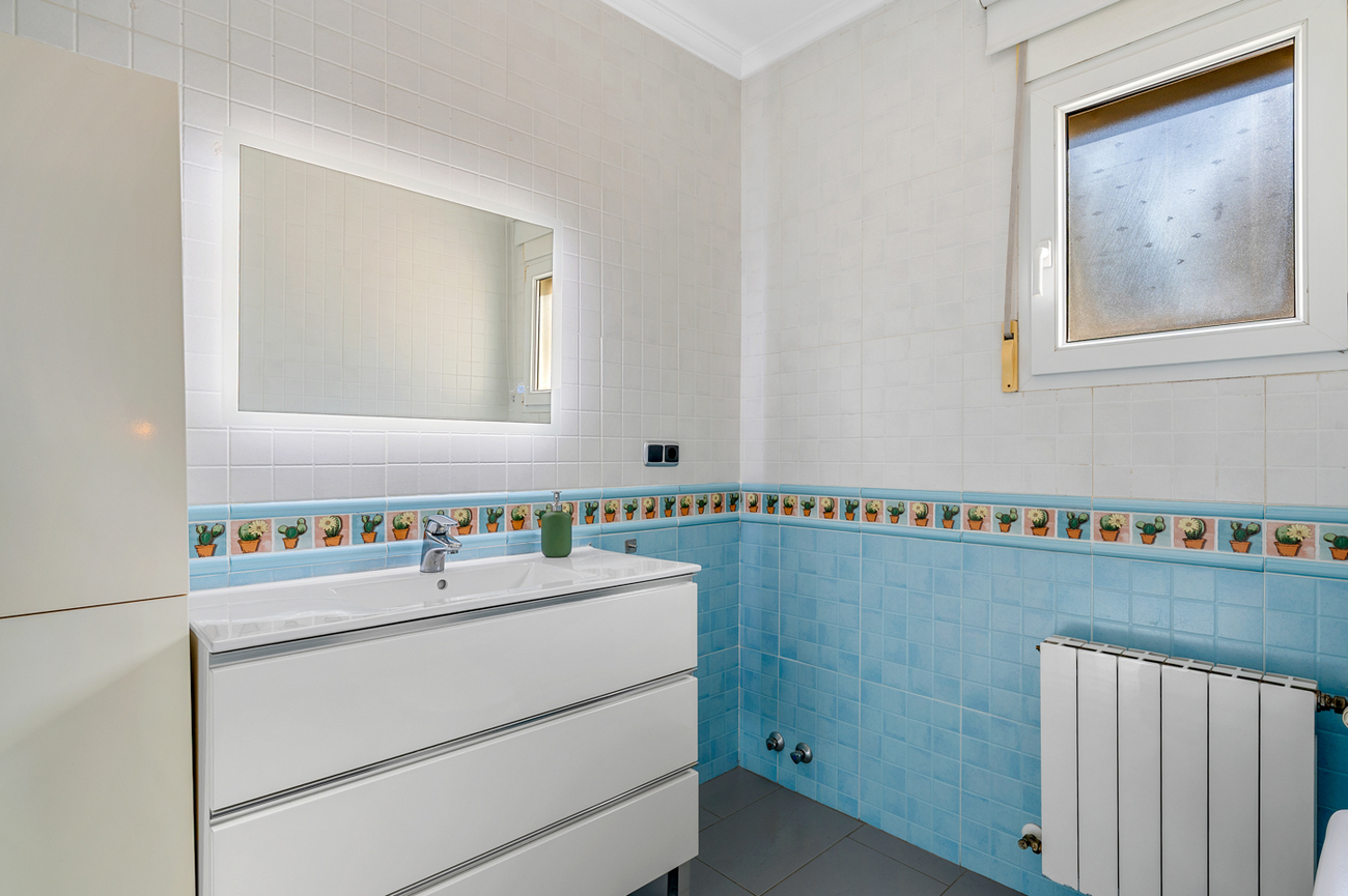 Villa for sale in Ciudad De Las Comunicaciones, Alicante, Spain