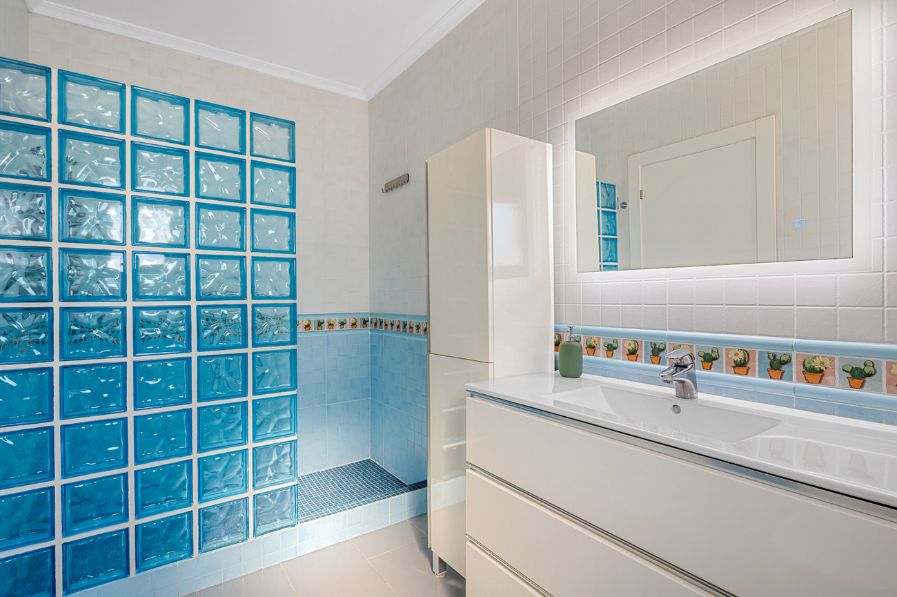 Villa for sale in Ciudad De Las Comunicaciones, Alicante, Spain