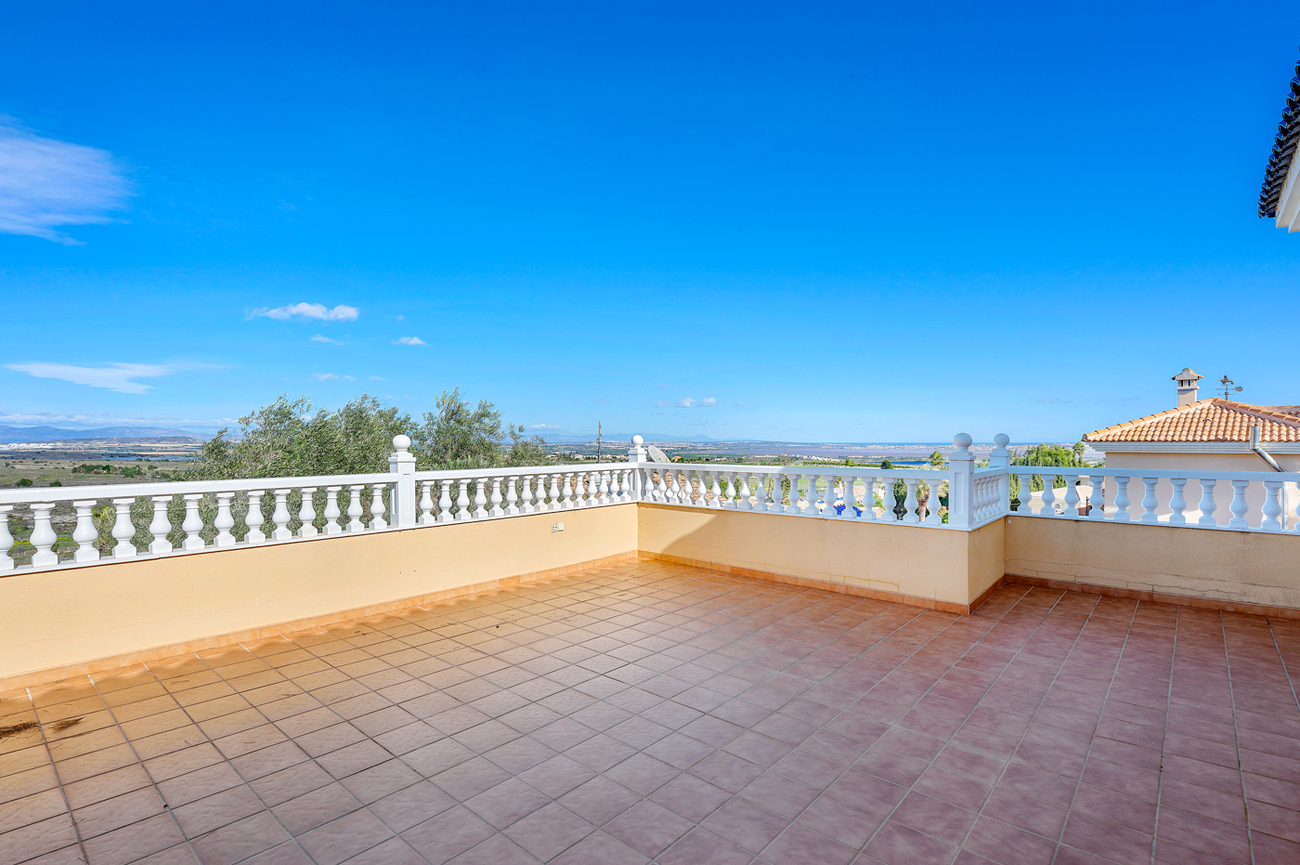 Villa for sale in Ciudad De Las Comunicaciones, Alicante, Spain