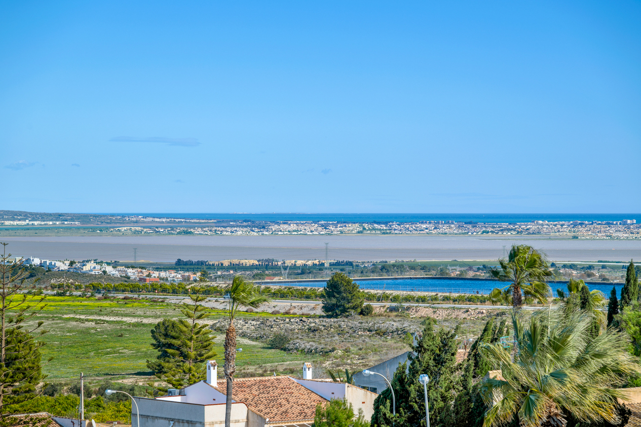 Villa for sale in Ciudad De Las Comunicaciones, Alicante, Spain