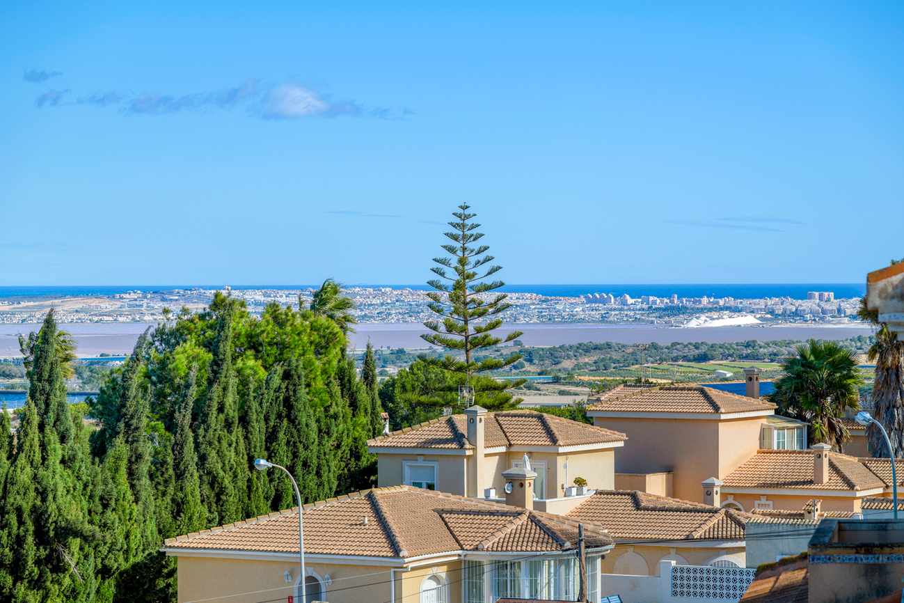 Villa for sale in Ciudad De Las Comunicaciones, Alicante, Spain