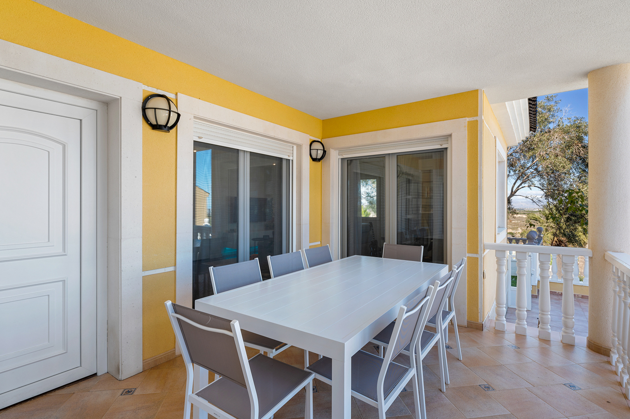 Villa for sale in Ciudad De Las Comunicaciones, Alicante, Spain