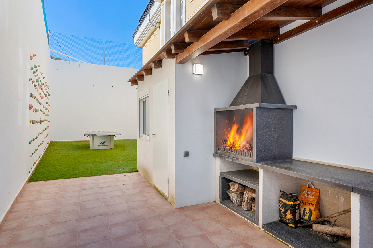 Villa for sale in Ciudad De Las Comunicaciones, Alicante, Spain