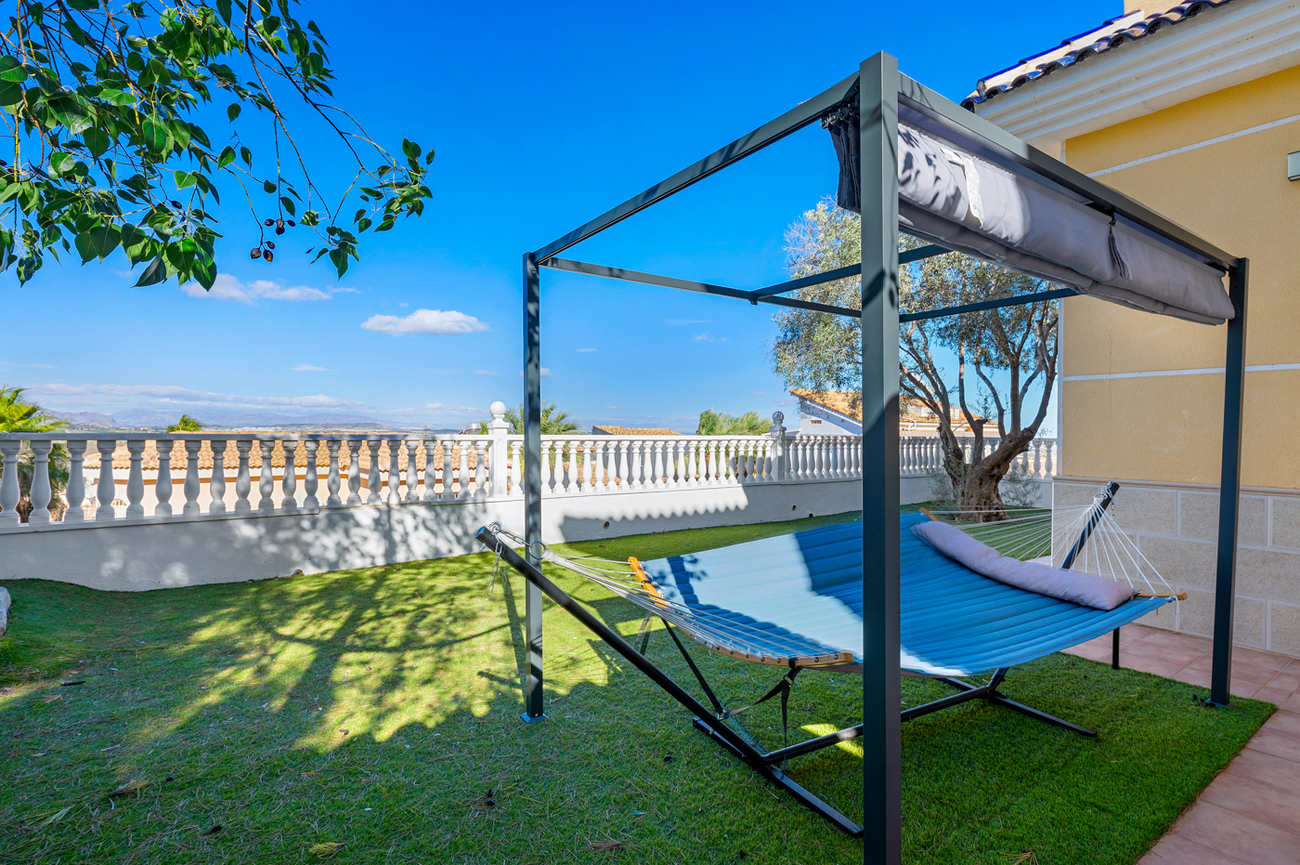 Villa for sale in Ciudad De Las Comunicaciones, Alicante, Spain