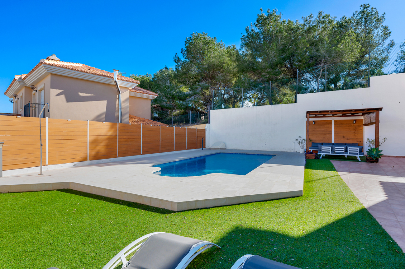 Villa for sale in Ciudad De Las Comunicaciones, Alicante, Spain
