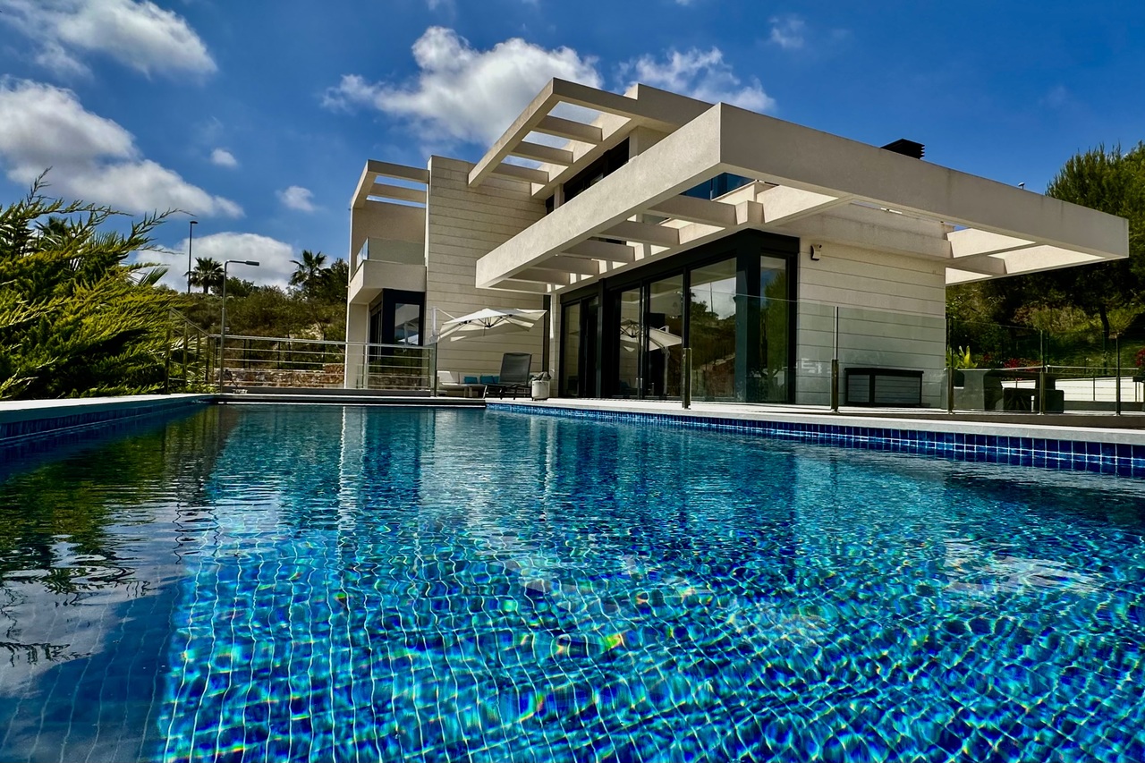 Villa for sale in Las Colinas Golf, Alicante, Spain