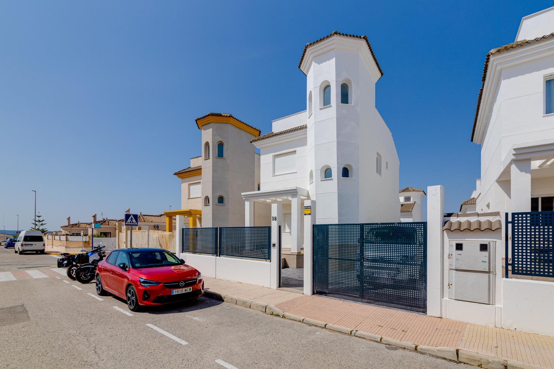 Villa for sale in San Fulgencio, Alicante, Spain