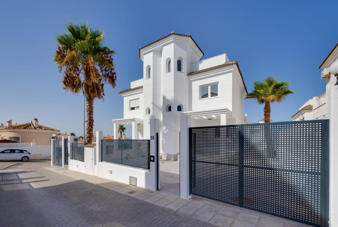 Villa for sale in San Fulgencio, Alicante, Spain
