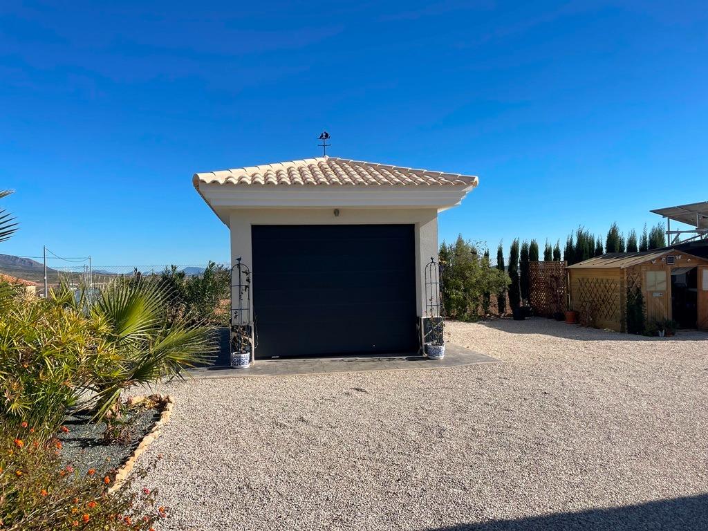 Villa for sale in Pinoso, Alicante, Spain