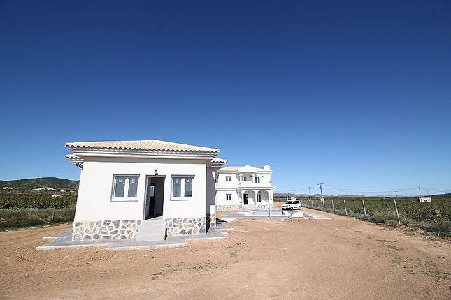 Villa for sale in Pinoso, Alicante, Spain