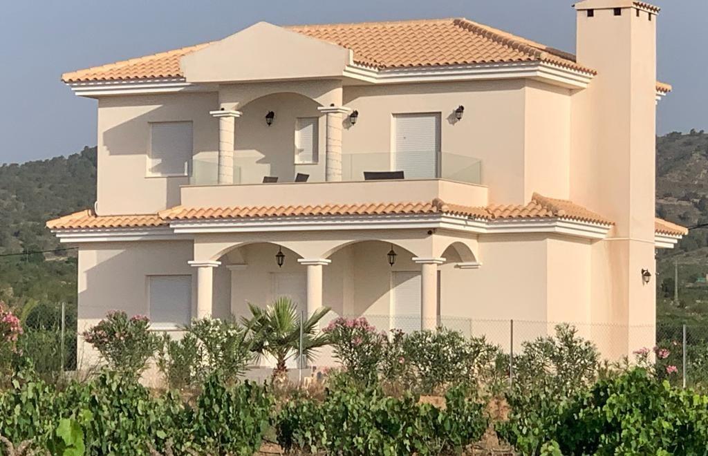 Villa for sale in Pinoso, Alicante, Spain