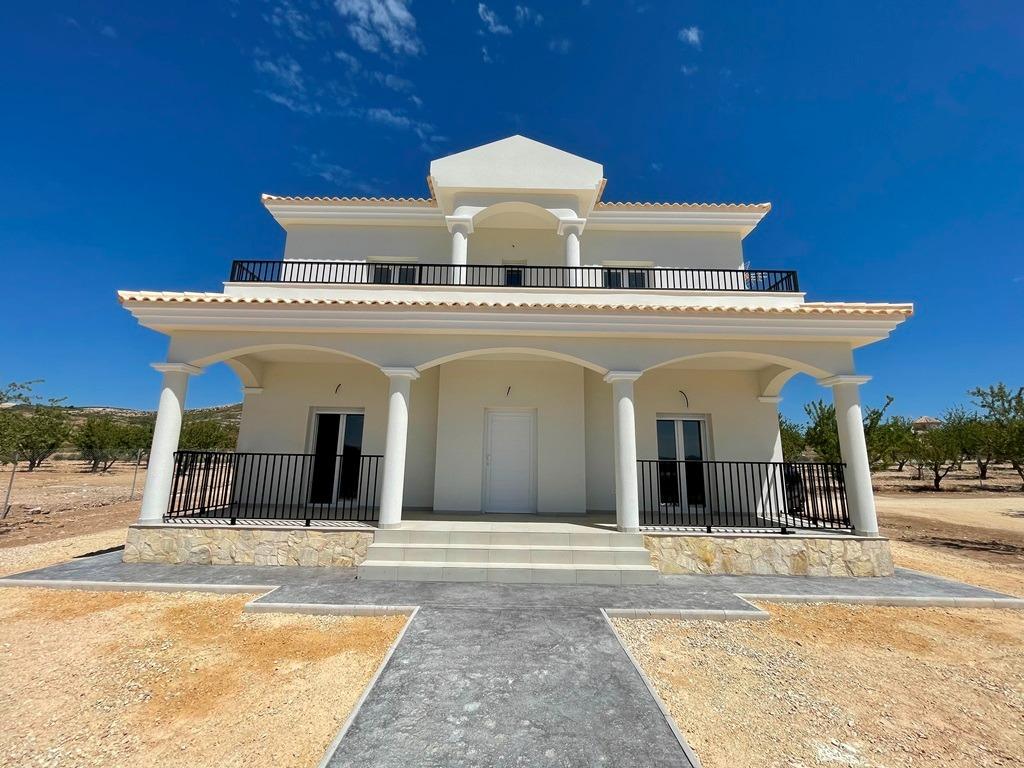 Villa for sale in Pinoso, Alicante, Spain