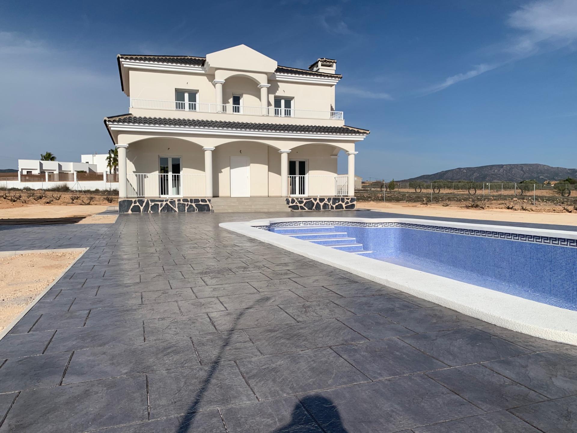Villa for sale in Pinoso, Alicante, Spain