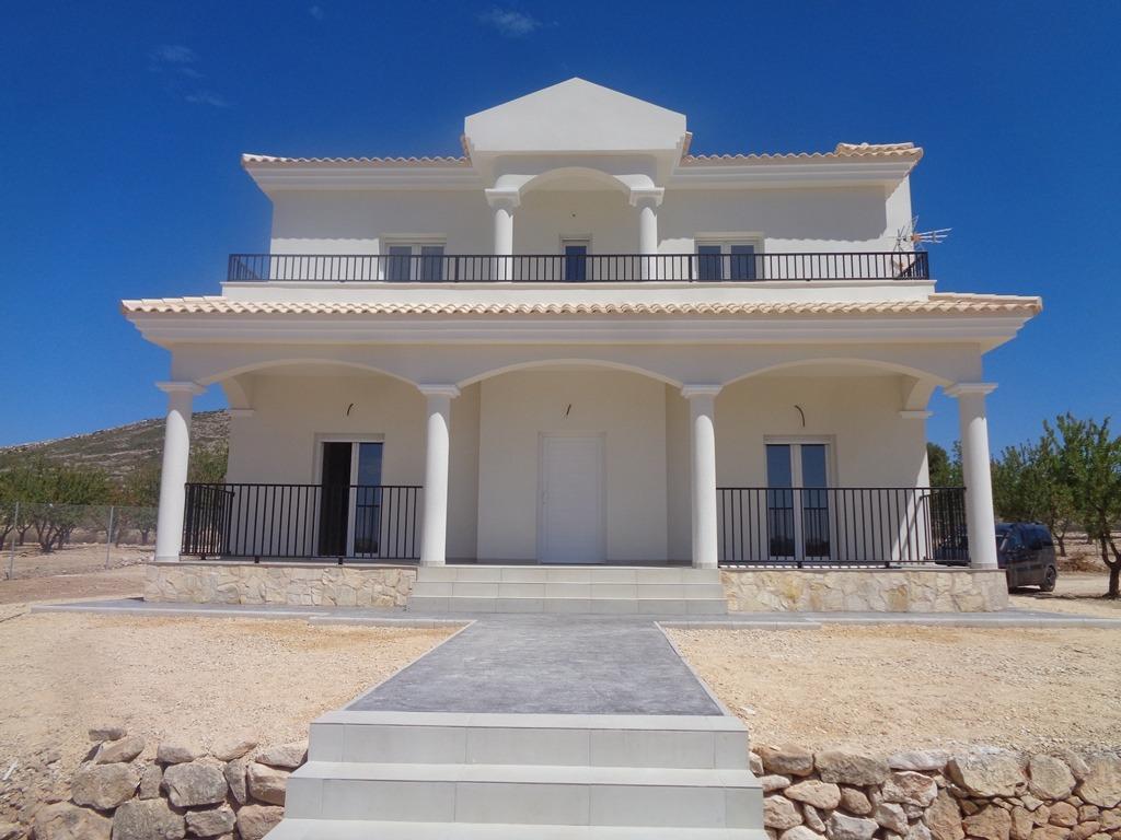 Villa for sale in Pinoso, Alicante, Spain