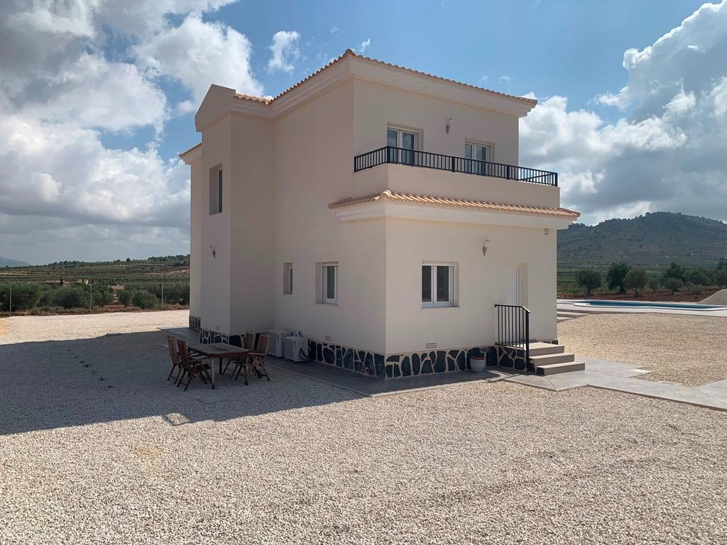 Villa for sale in Pinoso, Alicante, Spain