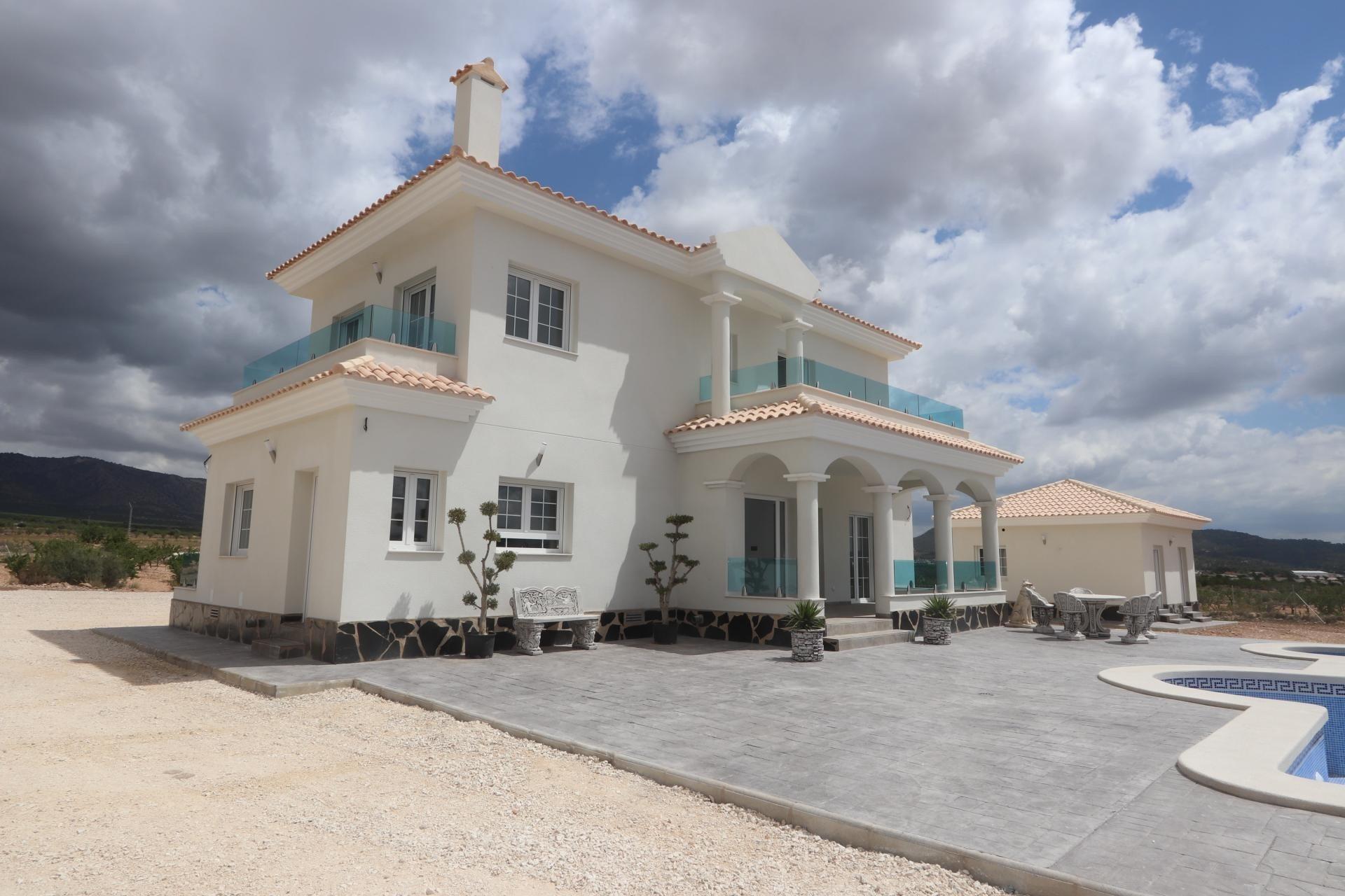 Villa for sale in Pinoso, Alicante, Spain